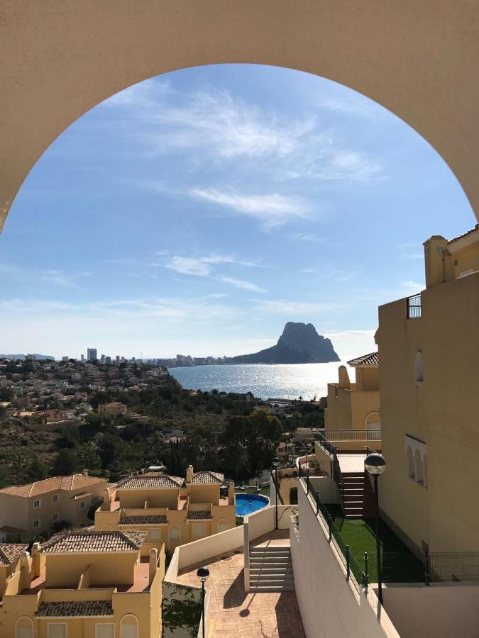 Chalet Adosado Con Vistas Al Mar กัลเป ภายนอก รูปภาพ