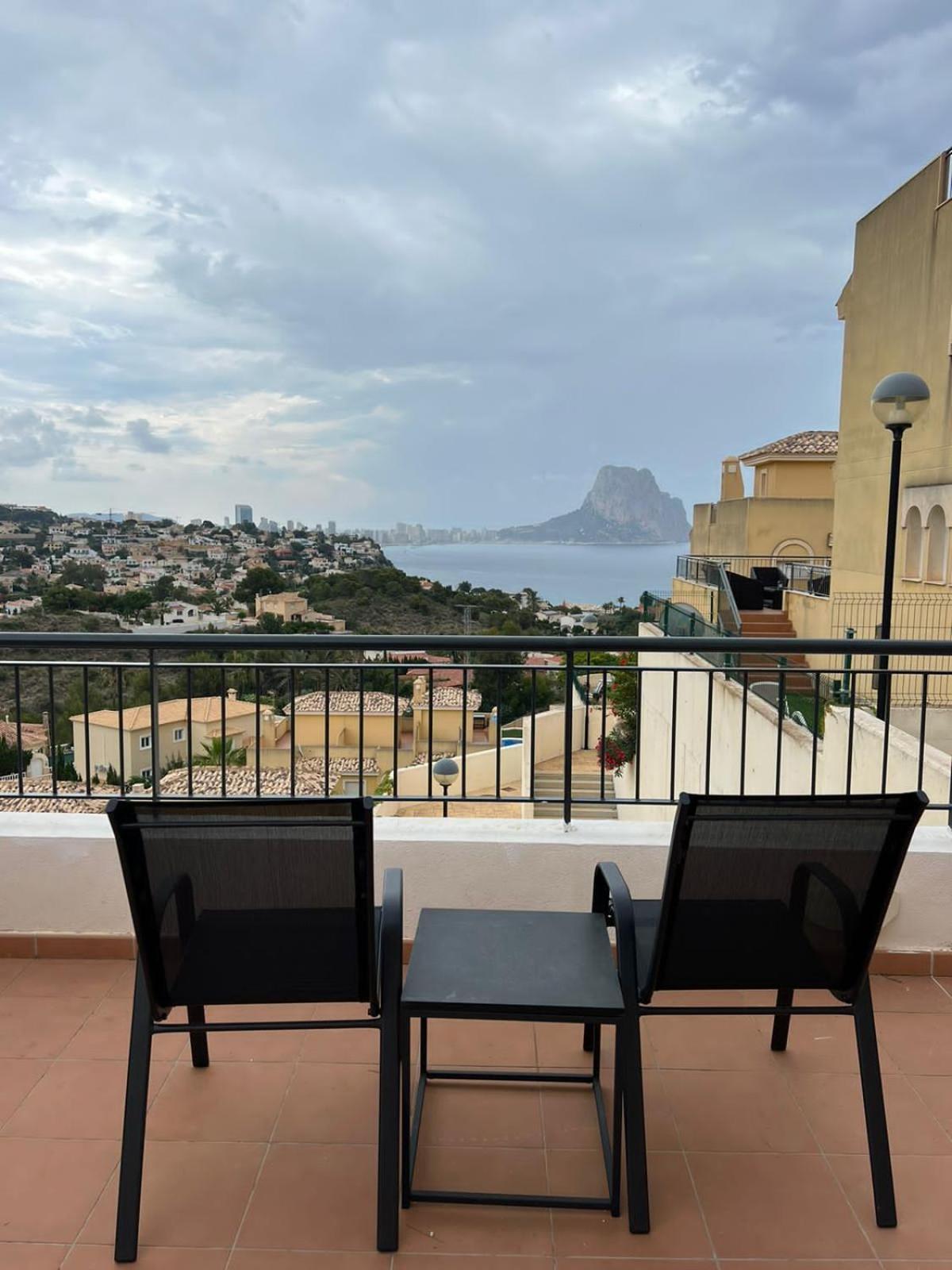 Chalet Adosado Con Vistas Al Mar กัลเป ภายนอก รูปภาพ
